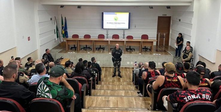 Polícia Militar reúne torcidas organizadas para alinhar esquema de segurança do Athletiba