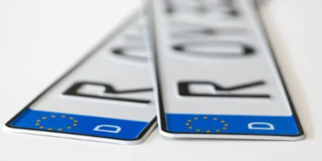 Projeto de Lei prevê pena mais grave para motorista com placa ilegível ou violada