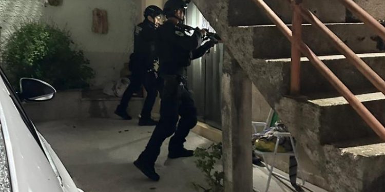 Polícia Civil cumpre 18 ordens judiciais contra grupo investigado por roubos de cargas na RMC