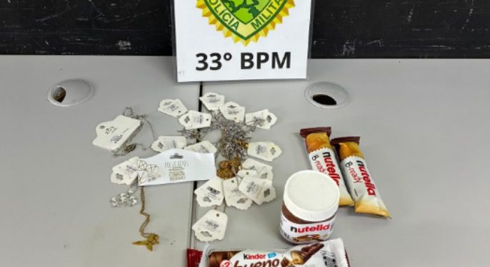 Mulher é presa por furtos, desobediência e resistência no Centro de Curitiba