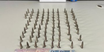 Homem é preso por tráfico de drogas após tentativa de fuga no Centro de Curitiba