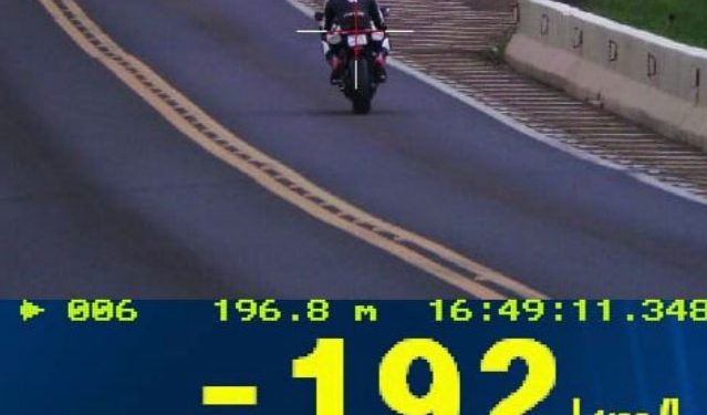 Motociclista é flagrado a 192 km/h na BR-277