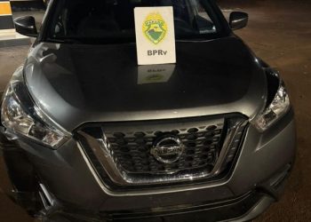 PM recupera veículo roubado após fuga e abandono em plantação