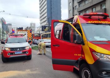 Jovem em bike elétrica atropela homem na canaleta exclusiva de ônibus