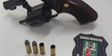 Homem é detido pela Guarda Municipal após disparos de arma de fogo em Almirante Tamandaré
