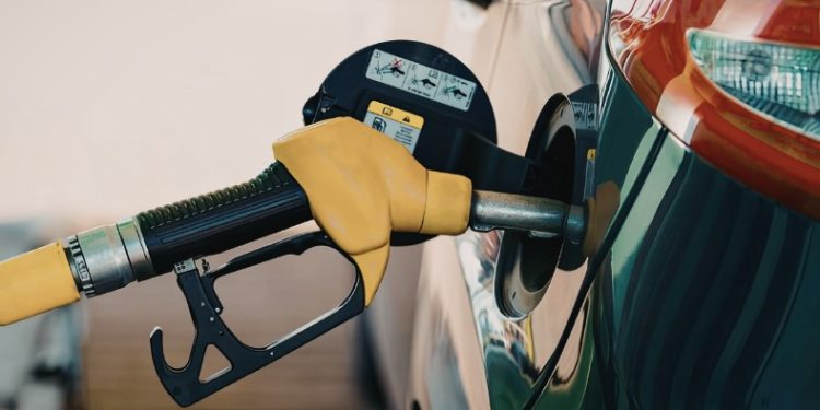 Polícia Federal realiza operação em 11 estados contra preços abusivos de combustíveis