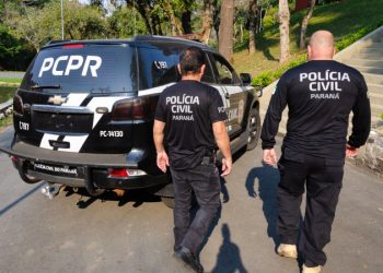 Polícia Civil prende dois homens por envolvimento em roubo de veículo em Pinhais