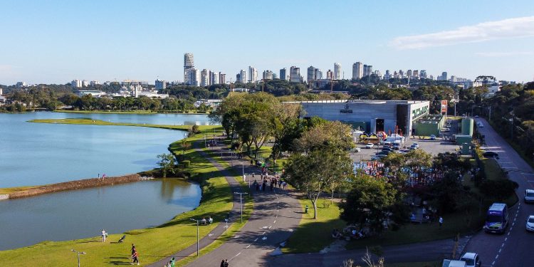 Após chuva no fim de semana, massa de ar frio derruba as temperaturas no Paraná