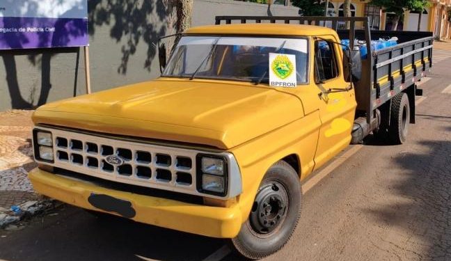 Ação conjunta da PMPR com PF resulta na apreensão de quase mil litros de combustível, veículos e prisão de homem em Santa Helena