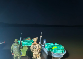 PMPR e PF apreendem 6 mil pacotes de cigarros em porto clandestino no Lago de Itaipu