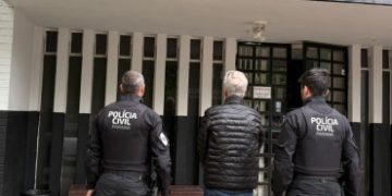 PCPR prende homem em flagrante por posse irregular de arma de fogo em Quatro Barras