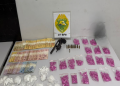 PMPR prende homem e apreende arma e quase 900 porções de cocaína na CIC, em Curitiba