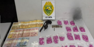 PMPR prende homem e apreende arma e quase 900 porções de cocaína na CIC, em Curitiba