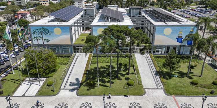 Quer fazer estágio na Prefeitura de Curitiba? Estudantes podem se inscrever em 102 vagas abertas em abril