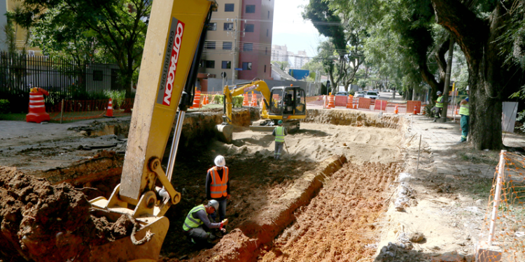 Bloqueio na Rua Doracy Cezzarino será ampliado a partir desta quarta-feira para obras de pavimentação