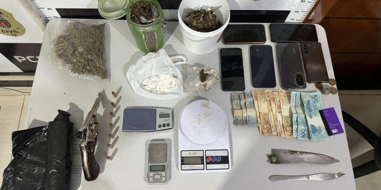 PCPR prende dois homens, arma de fogo e drogas em Irati