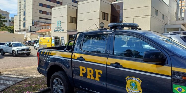 PRF escolta mulher em trabalho de parto até maternidade no Paraná