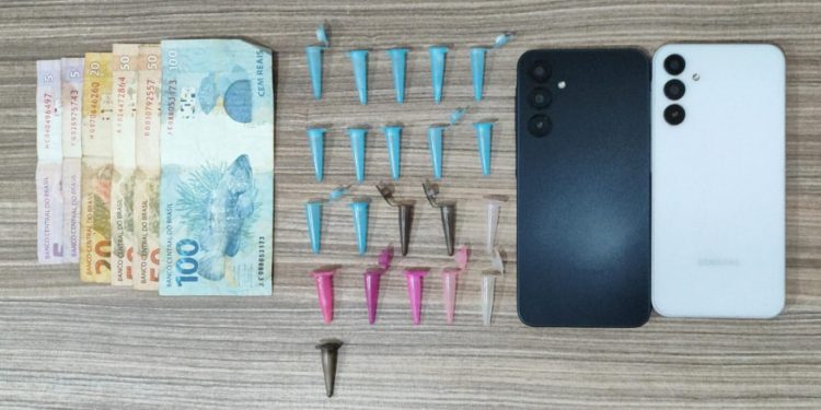 PCPR desarticula esquema de tráfico de drogas e prende três pessoas em Jacarezinho