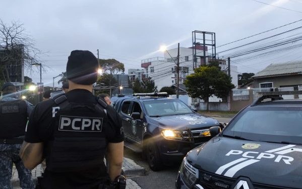 Polícia Civil cumpre buscas contra suspeito por importunação sexual no bairro Rebouças, em Curitiba
