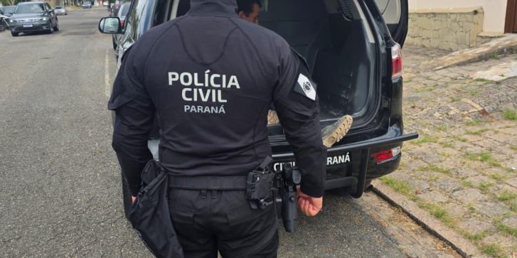 Foragido por homicídio em pensionato é preso enquanto trabalhava em obra em Curitiba