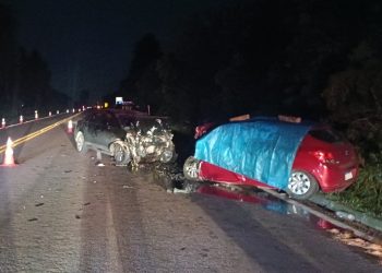 Colisão frontal deixa dois mortos e um ferido grave na BR-116, em Mandirituba