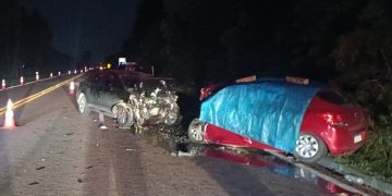 Colisão frontal deixa dois mortos e um ferido grave na BR-116, em Mandirituba