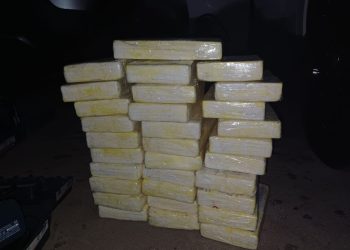 PRF apreende quase 44 kg de cocaína em fundo falso de Jeep Compass no Paraná