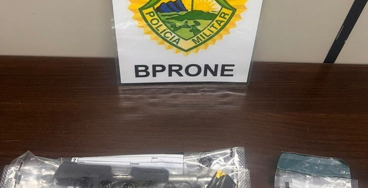 RONE encontra pistola escondida em caixa de descarga durante diligências em Campo Largo