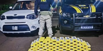 PRF apreende quase 100 kg de cocaína em fundo falso na BR-277