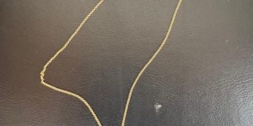 Adolescente é apreendido após roubo de corrente na Praça Santos Andrade