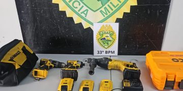 Homem é preso após furto em veículo e vítimas conseguem contê-lo no Centro de Curitiba