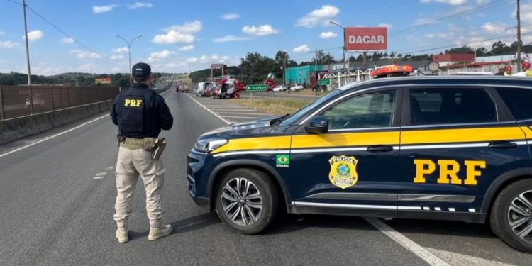 Pedestre morre atropelado e curiosidade sobre acidente termina em segundo atropelamento grave na BR-116, em Colombo