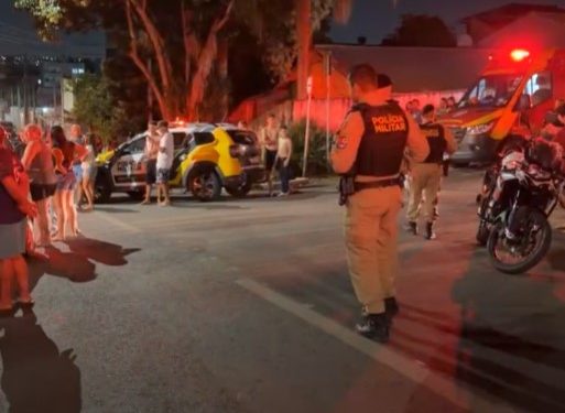 Motociclista sem CNH com companheira na garupa foge da PM e se envolve em grave acidente