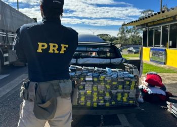 PRF apreende carga milionária de iPhones escondida em caminhonete na BR-277