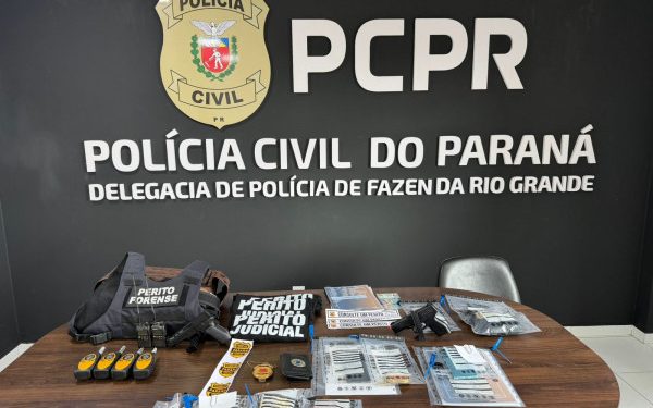 PCPR apreende simulacros de armas de fogo e falsos distintivos em Fazenda Rio Grande
