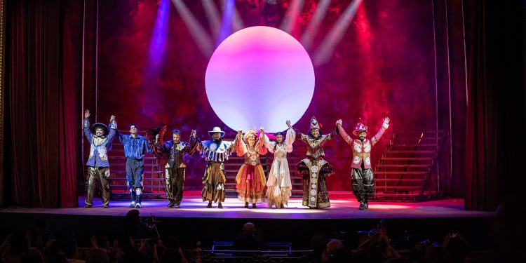 Espetáculo musical leva releitura amazônica do clássico de Shakespeare  a partir da ótica do Boi Bumbá à CAIXA Cultural Curitiba