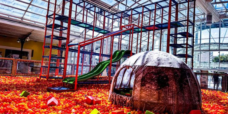 Shopping Estação convida crianças para explorar o universo no novo Parque do Astronauta