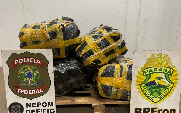 PMPR e PF apreendem veículo com 96 kg de maconha em Foz do Iguaçu