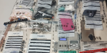 PMPR detém cinco pessoas por tráfico de drogas e apreende arma na Ilha dos Valadares, em Paranaguá