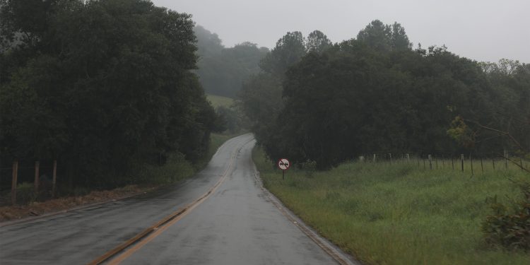 Após chuvas intensas, nova massa de ar frio chega ao Paraná e baixa temperaturas