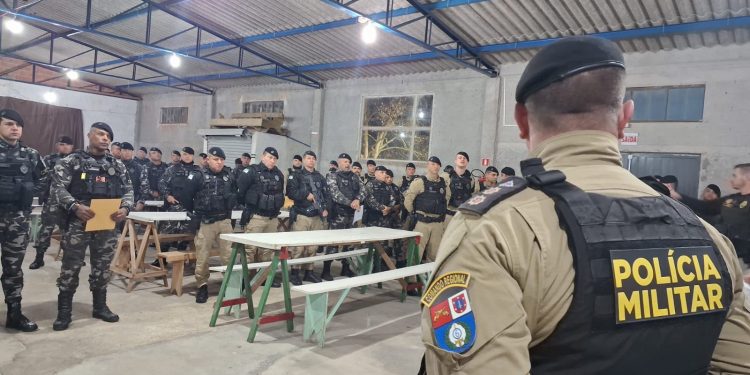 Operação mobiliza 175 policiais para combater o tráfico de drogas em cidades do Paraná e Santa Catarina