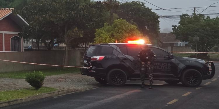 Tornozelado investigado por tráfico morre em confronto com a RONE durante operação em São Mateus do Sul