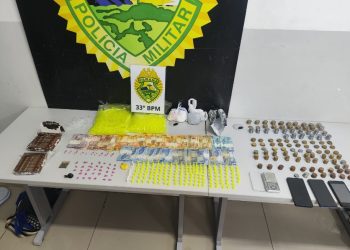 Dupla é presa com cocaína e estrutura de preparo de drogas no Centro de Curitiba
