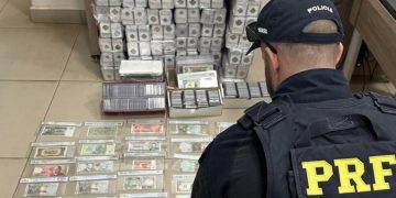 PRF apreende coleção milionária de moedas e cédulas estrangeiras