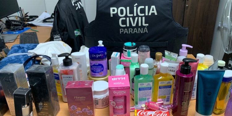 PCPR deflagra Operação Mascate e prende três pessoas por comércio ilegal de produtos furtados e medicamentos sem registro em Curitiba