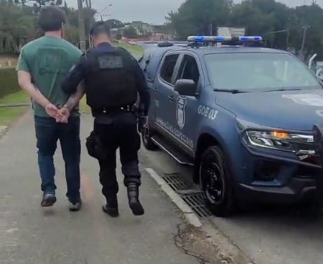 Com sinais de embriaguez, indivíduo com carro danificado tenta fugir da GM e acaba preso em Curitiba