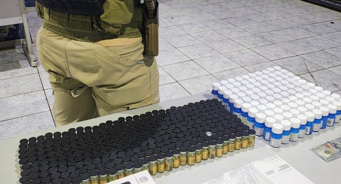 PRF apreende anabolizantes e eletrônicos durante fiscalização na BR-277 em Cascavel