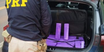 PRF apreende 130 quilos de maconha na BR-277