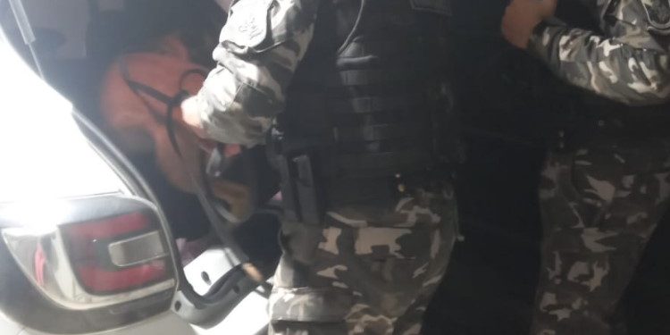 Operação Erínias prende 14 pessoas e apreende drogas e armas em ação integrada no Paraná e Santa Catarina