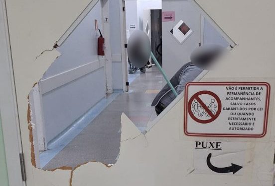 Homem é detido após danificar porta da UPA de Fazenda Rio Grande